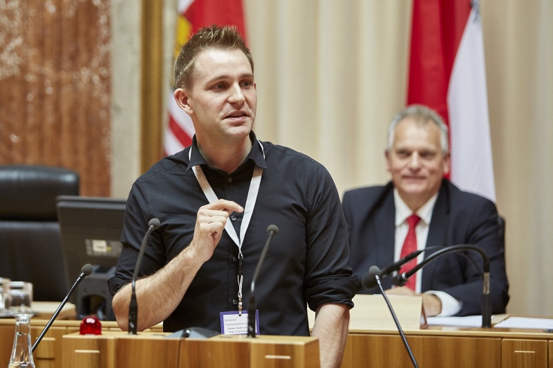 Jurist Maximilian Schrems am Rednerpult
