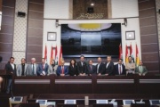 Gruppenfoto der Kurdischen und Österreichischen Delegationen