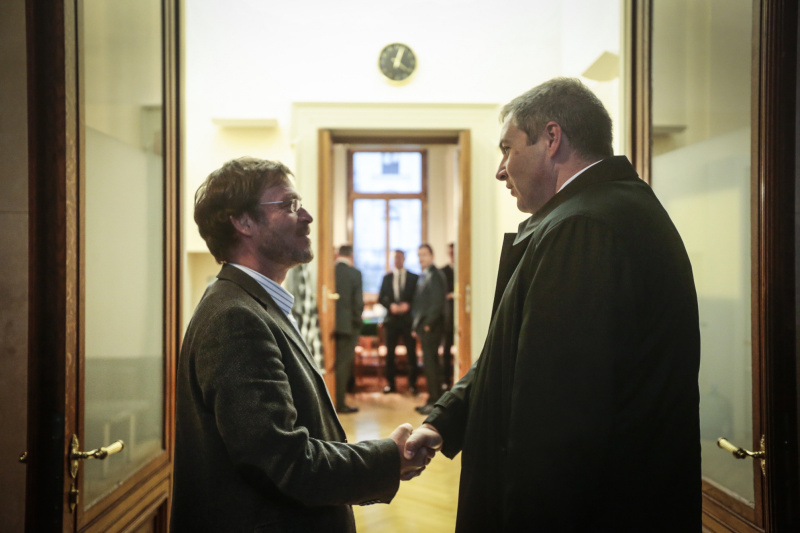 v.li.: Nationalratsabgeordneter Wolfgang Pirkhuber (G) begrüßt den slowenischen Landwirtschaftsminister Dejan Zidan