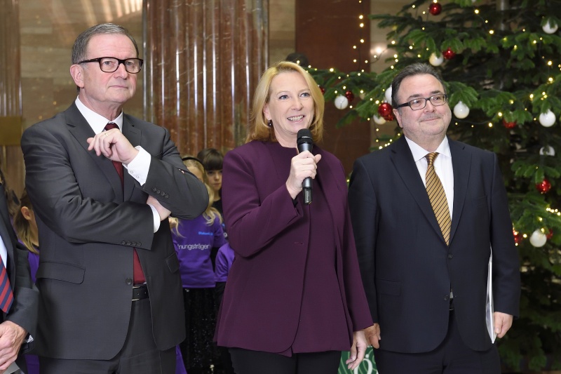 v.li.: Zweiter Nationalratspräsident Karlheinz Kopf (V), Nationalratspräsidentin Doris Bures (S), Direktor Diakonie Österreich Michael Chalupka