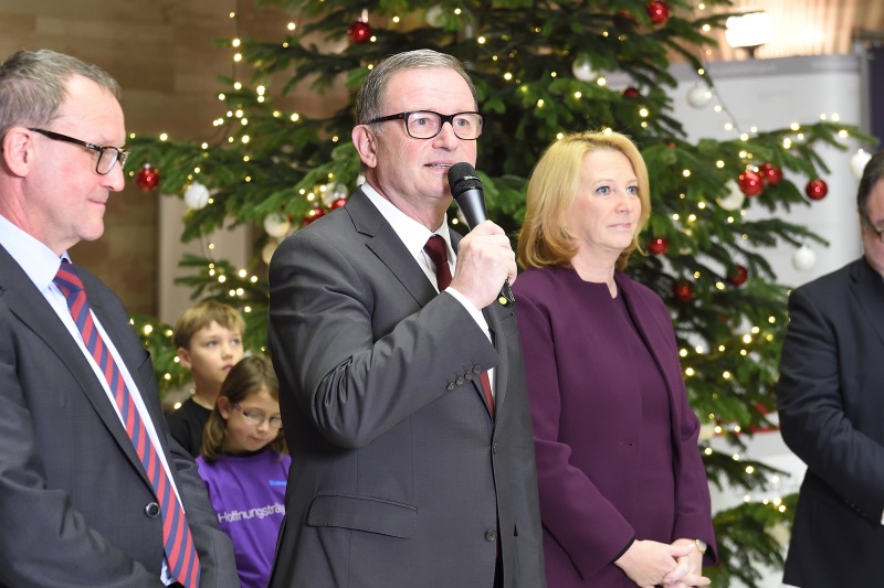 v.li.: Vorstandssprecher Österreichische Bundesforste AG Rudolf Freidhager, Zweiter Nationalratspräsident Karlheinz Kopf (V), Nationalratspräsidentin Doris Bures (S)