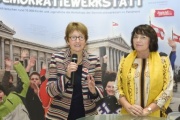 v.li.:  Präsidentin der Parlamentarischen Versammlung des Europarates Anne Brasseur und Nationalratsabgeordnete Gisela Wurm (S)