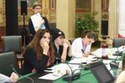 Nationalratsabgeordnete Petra Steger (F) während einer Klubsitzung mit Schüler/innen