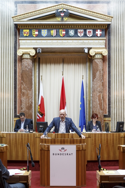 Bundesrat Marco Schreuder (G) am Rednerpult