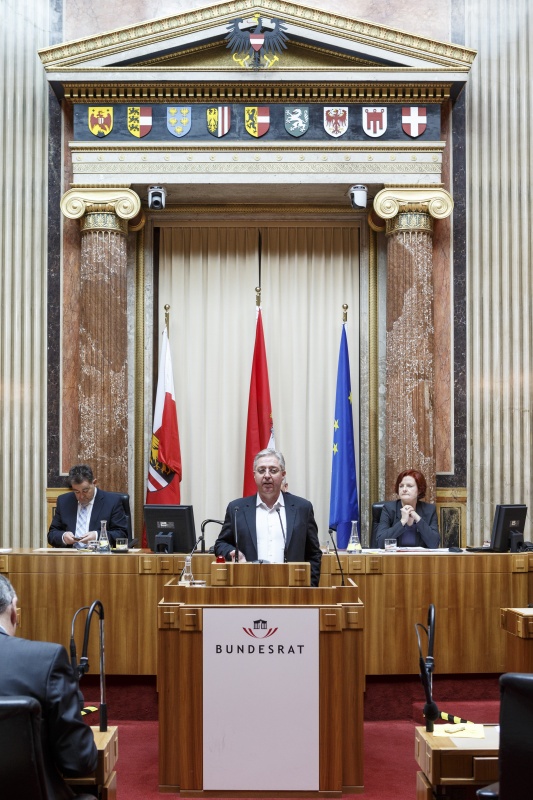 Bundesrat Werner Herbert (F) am Rednerpult