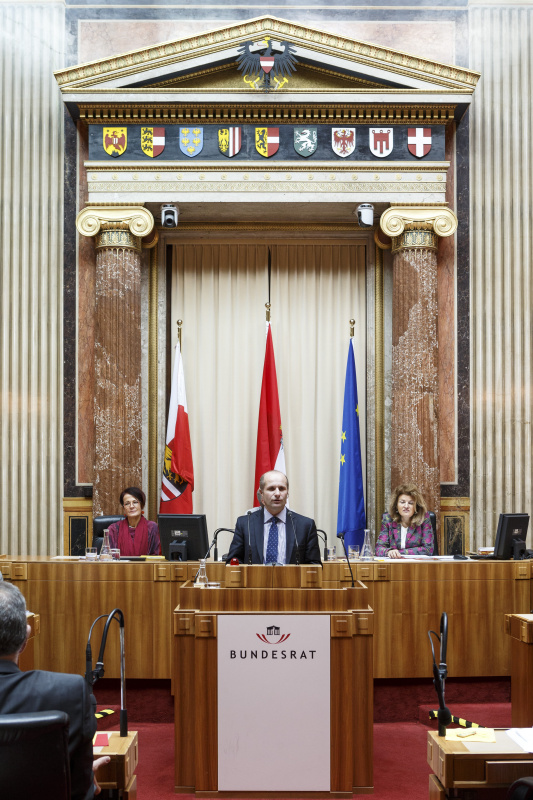 Bundesrat Gerald Zelina (OF) am Rednerpult