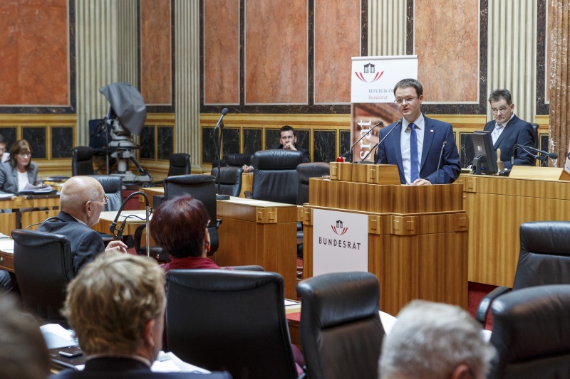 Bundesrat Rene Pfister (S) am Rednerpult