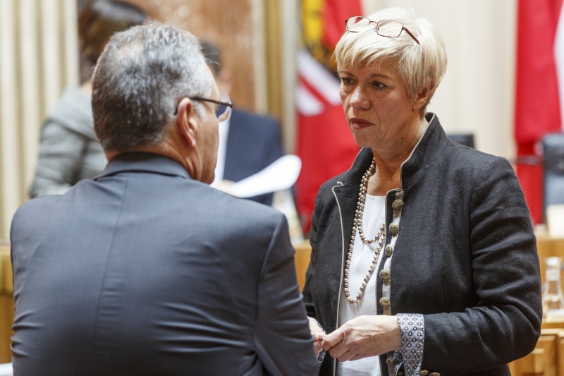 v.li.: Bundesrätin Monika Mühlwerth (F) im Gespräch