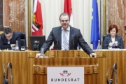Bundesrat Hans-Jörg Jenewein (F) am Rednerpult