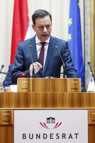 Bundesrat Ernst Gödl (V) am Rednerpult