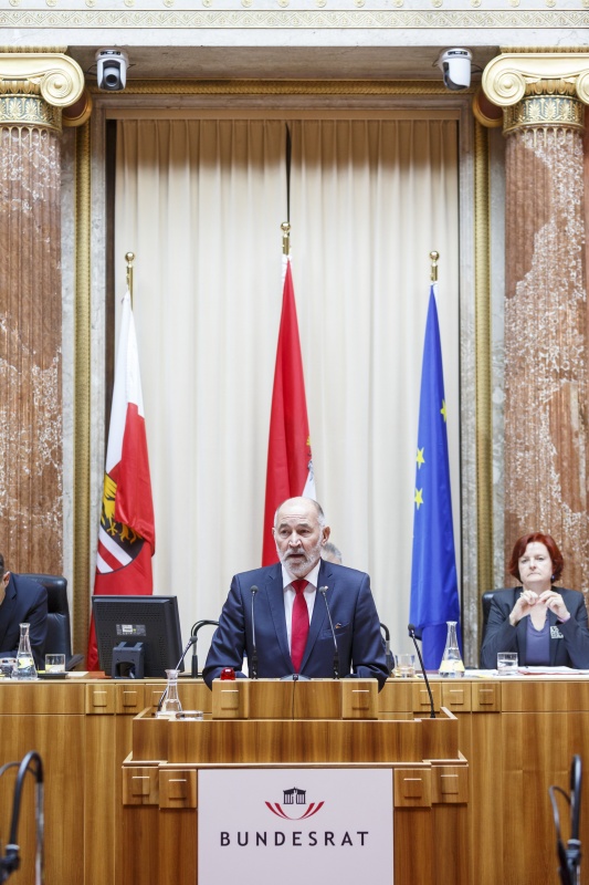 Bundesrat Peter Heger (S) am Rednerpult