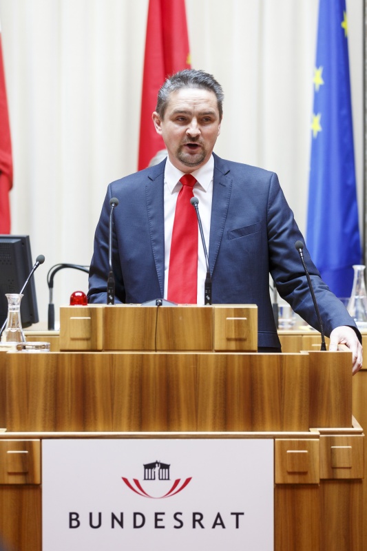 Bundesrat Martin Weber (S) am Rednerpult