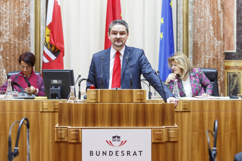 Bundesrat Martin Weber (S) am Rednerpult
