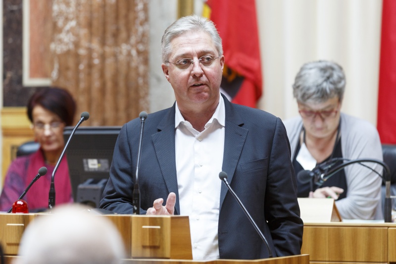 Bundesrat Werner Herbert (F) am Rednerpult