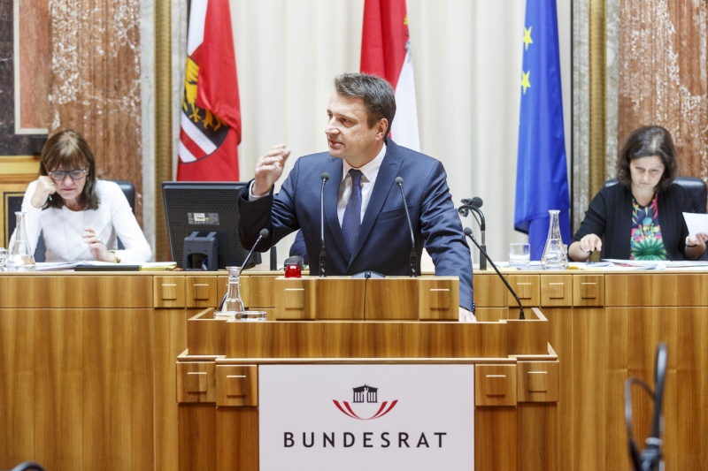 Bundesrat Klaus Fürlinger (V) am Rednerpult
