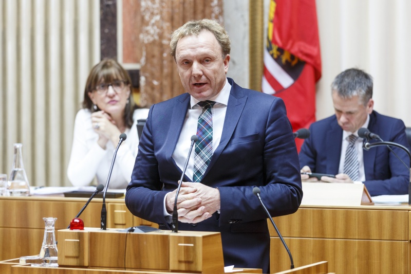 Bunderat Reinhard Pisec (F) am Rednerpult
