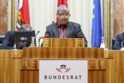 Bundesrat Hans-Peter Bock (S) am Rednerpult