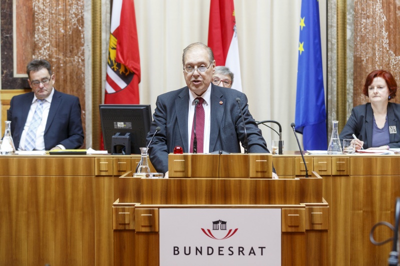 Bundesrat Wolfgang Beer (S) am Rednerpult