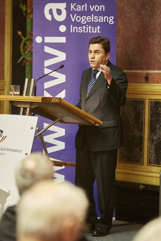 Karl von VogelsangInstitut Helmut Wohnout am Rednerpult