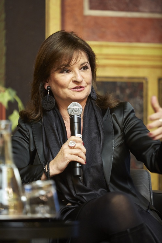 Wüstenrot AG Susanne Riess am Podium