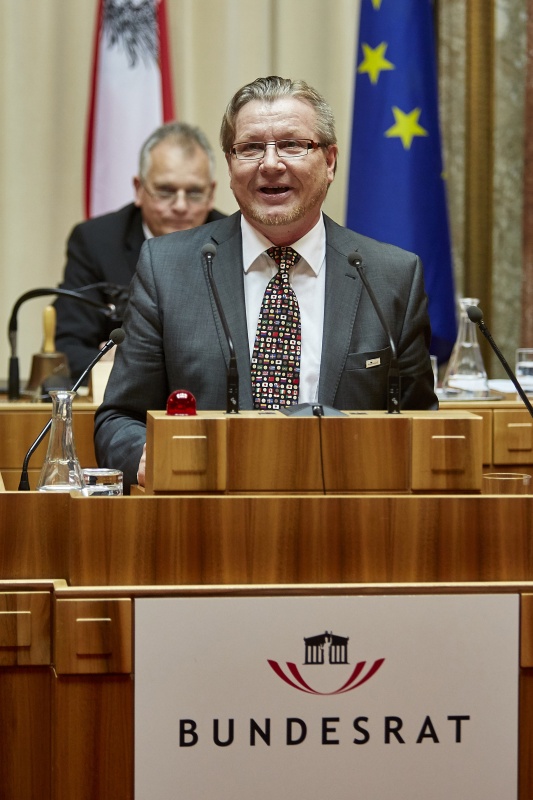 Bundesrat Hubert Koller (S) am Rednerpult