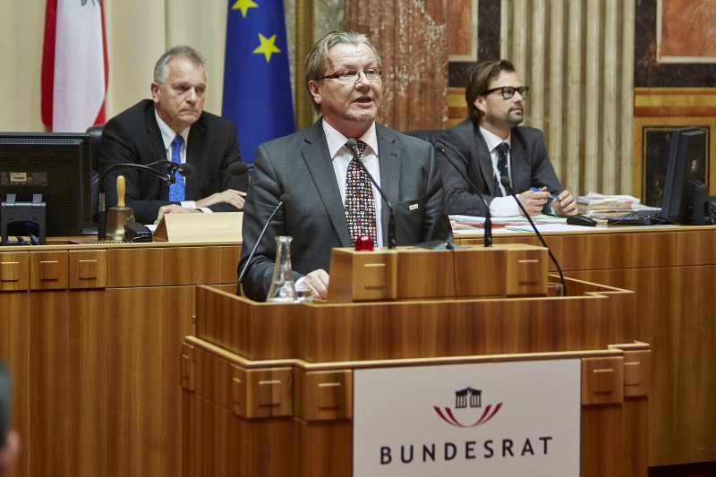 Bundesrat Hubert Koller (S) am Rednerpult