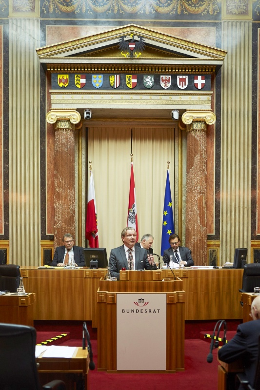 Bundesrat Hubert Koller (S) am Rednerpult