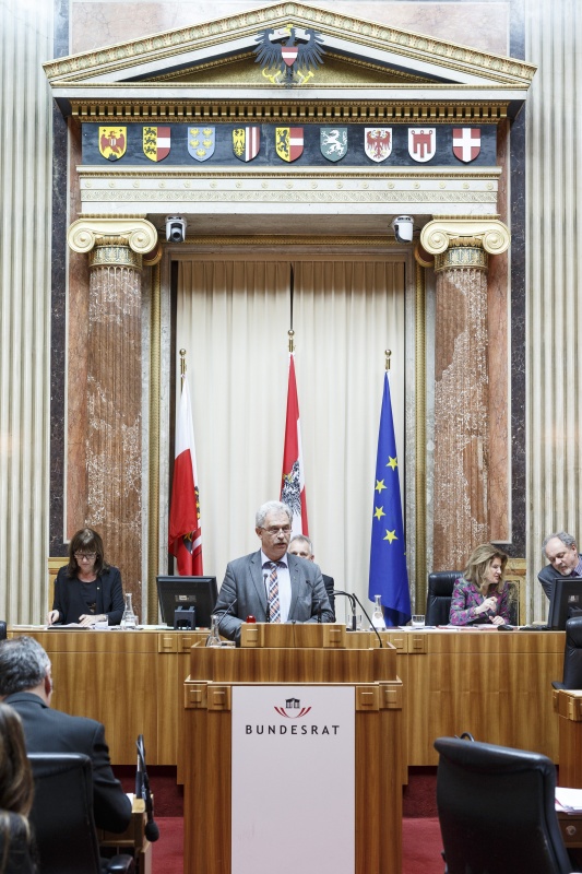 Bundesrat Peter Oberlehner (V) am Rednerpult