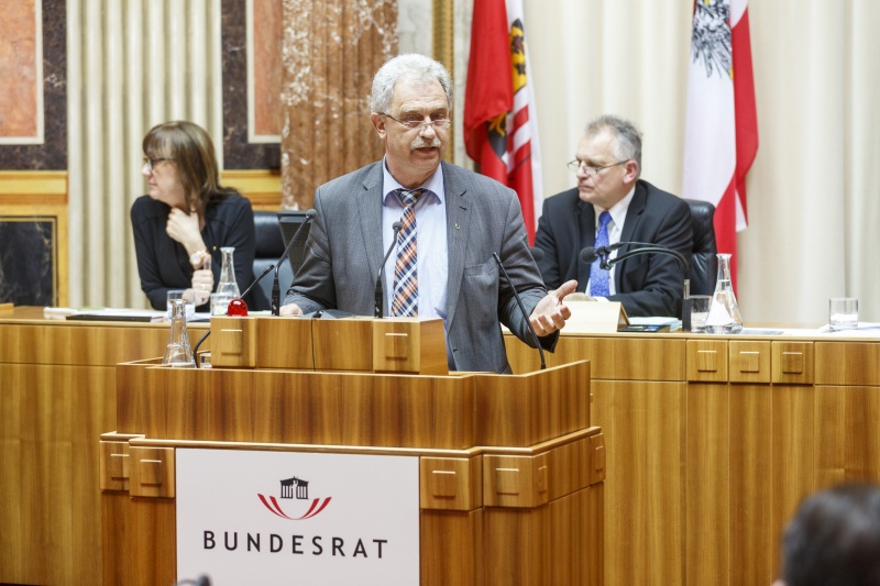 Bundesrat Peter Oberlehner (V) am Rednerpult