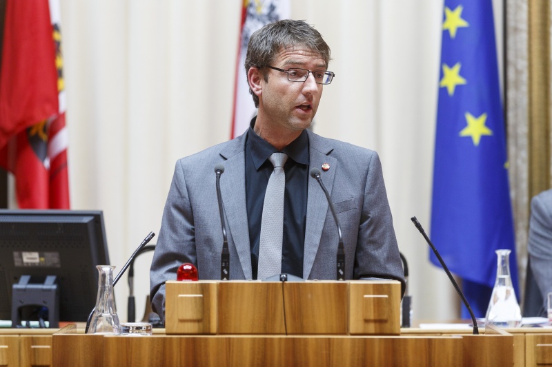 Bundesrat Thomas Schererbauer (F) am Rednerpult