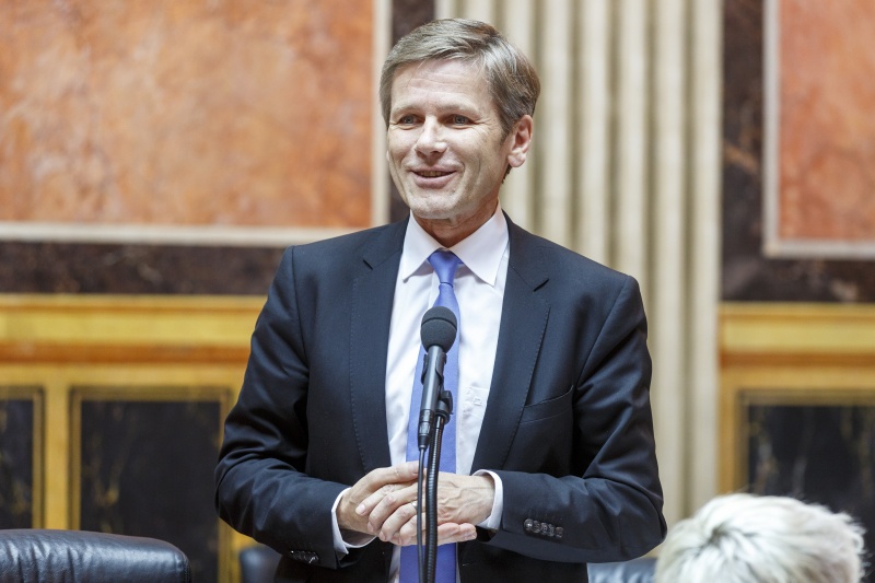 Kulturminister Josef Ostermayer (S) auf der Regierungsbank bei seiner Rede