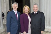 v.li.: Parlamentsdirektor Harald Dossi, Nationalratspräsidentin Doris Bures (S) und Bundespräsident Heinz Fischer