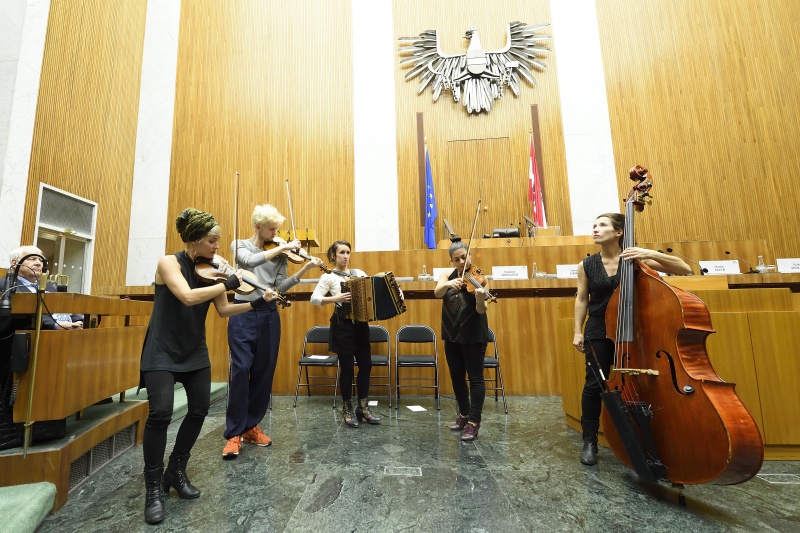 Musikalische Untermalung durch die Musikgruppe ALMA
