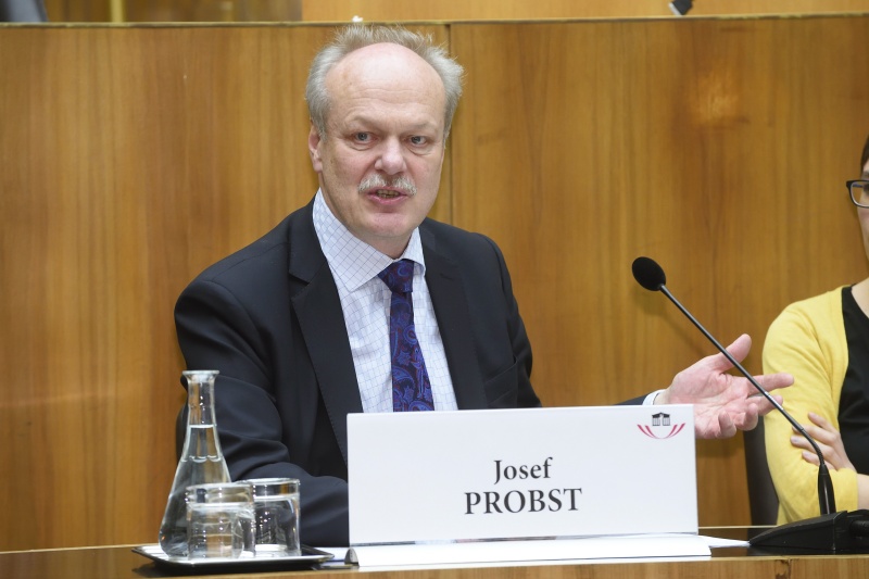 Generaldirektor des Hauptverbandes der österreichischen Sozialversicherungsträger Josef Probst am Wort