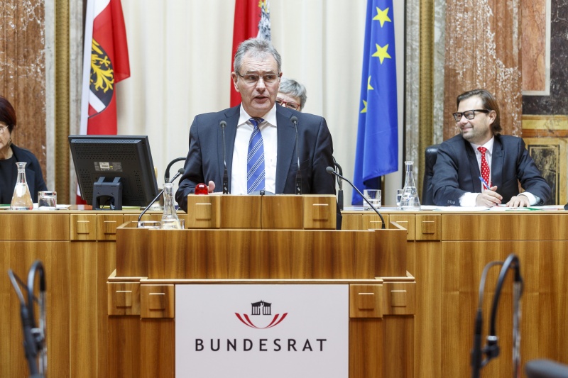 Bundesrat Edgar Mayer (V) am Rednerpult