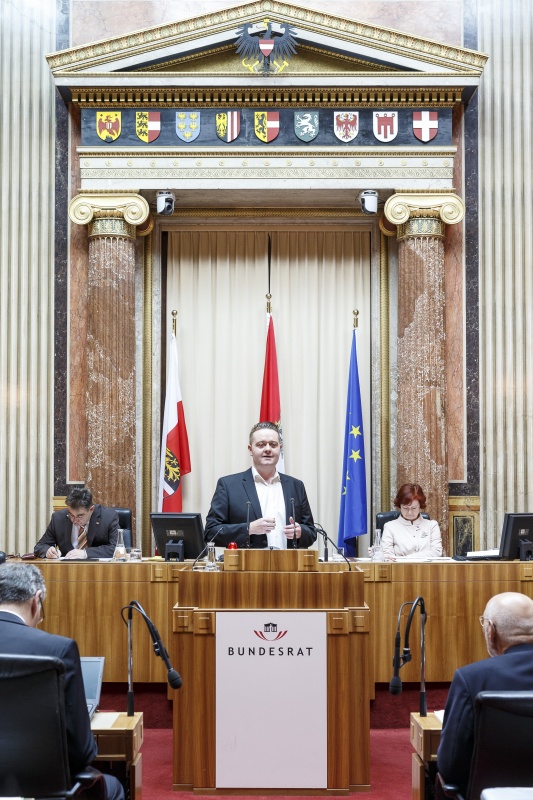 Bundesrat Mario Lindner (S) am Rednerpult