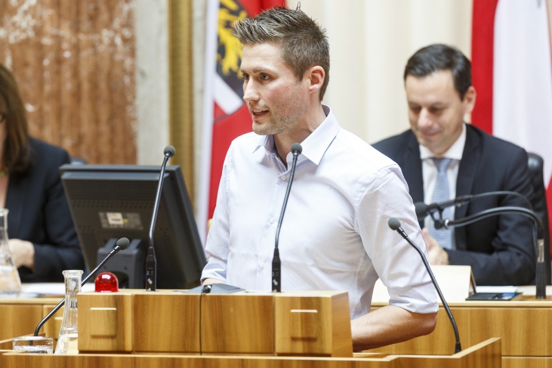 Bundesrat David Stögmüller (G) am Rednerpult