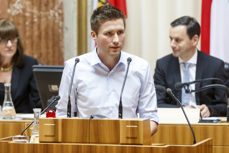 Bundesrat David Stögmüller (G) am Rednerpult