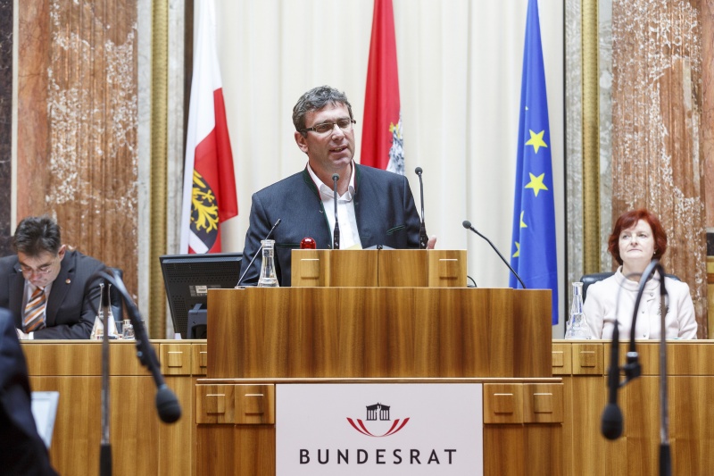 Bundesrat Arnd Meissl (F) am Rednerpult