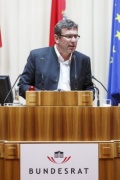 Bundesrat Arnd Meissl (F) am Rednerpult