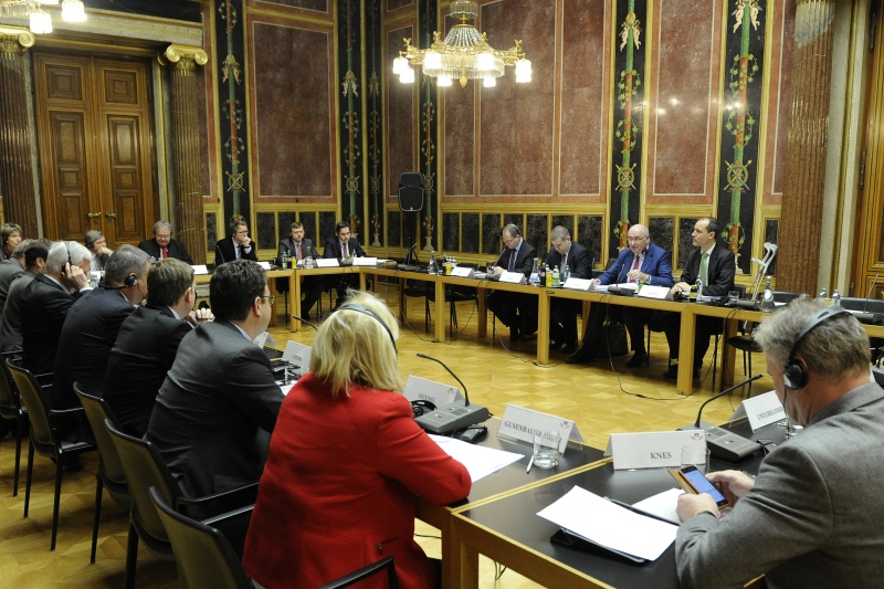 Aussprache der Mitglieder des Land- und Forstwirtschaftsausschusses mit EU-Kommissar Phil Hogan