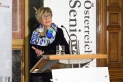 Volksanwältin a.D., Bundesvorsitzende des Österreichischen Seniorenbundes LAbg. Ingrid Korosec am Rednerpult