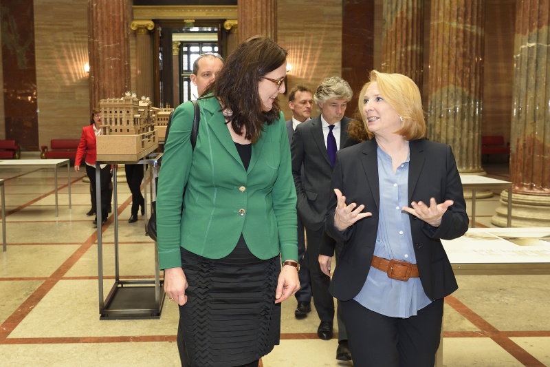 von rechts.: Nationalratspräsidentin Doris Bures (S), EU-Kommissarin Cecilia Malmström