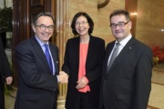 von rechts: Bundesratspräsident Josef Saller (V), OSZE-PV Vizepräsidentin Christine Muttonen (S) und Botschafter Christian Strohal