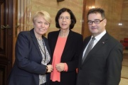 von rechts: Bundesratspräsident Josef Saller (V), OSZE-PV Vizepräsidentin Christine Muttonen (S) und die Schatzmeisterin der OSZE-PV Doris Barnett