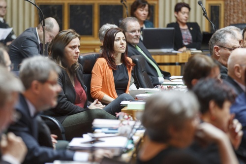 Bundesrätin Ewa Dziedzic (G) auf ihrem Sitzplatz im Plenum