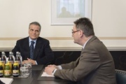 Von links: Der italienische Botschafter Giorgio Marrapodi und Bundesratspräsident Josef Saller (V) während der Aussprache