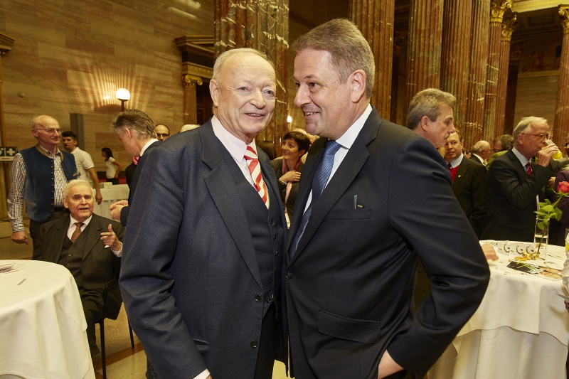 von links: Andreas Khol und Landwirtschaftsminister Andrä Rupprechter (V) im Gespräch