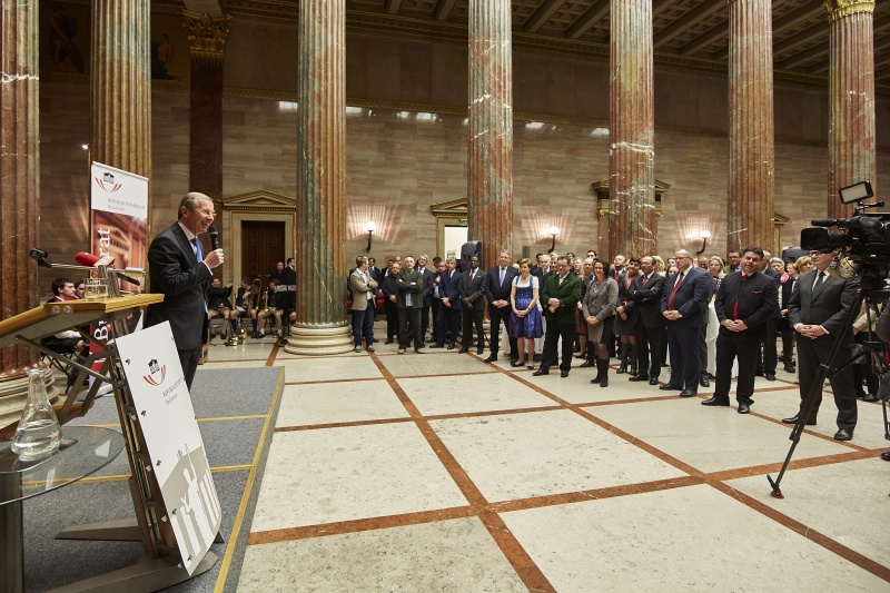 Salzburgs Landeshauptmann Wilfried Haslauer (V) bei seinen Grußworten