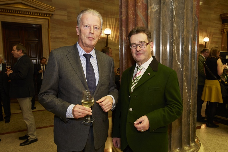 von links: Vizekanzler Reinhold Mitterlehner (V), Bundesratspräsident Josef Saller (V)